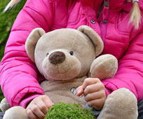 New project aims to understand how AI ‘smart’ toys affect disadvantage, development and play Child and bear